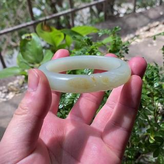 戴上和田玉籽料手镯后,好运真的悄悄来了✨