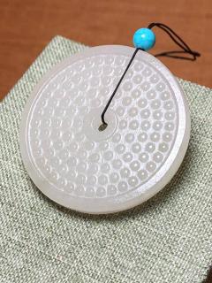 玉石和翡翠谁更适合收藏?问法本身虽有问题,答案却十分真实
