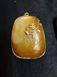 和田玉包金挂坠